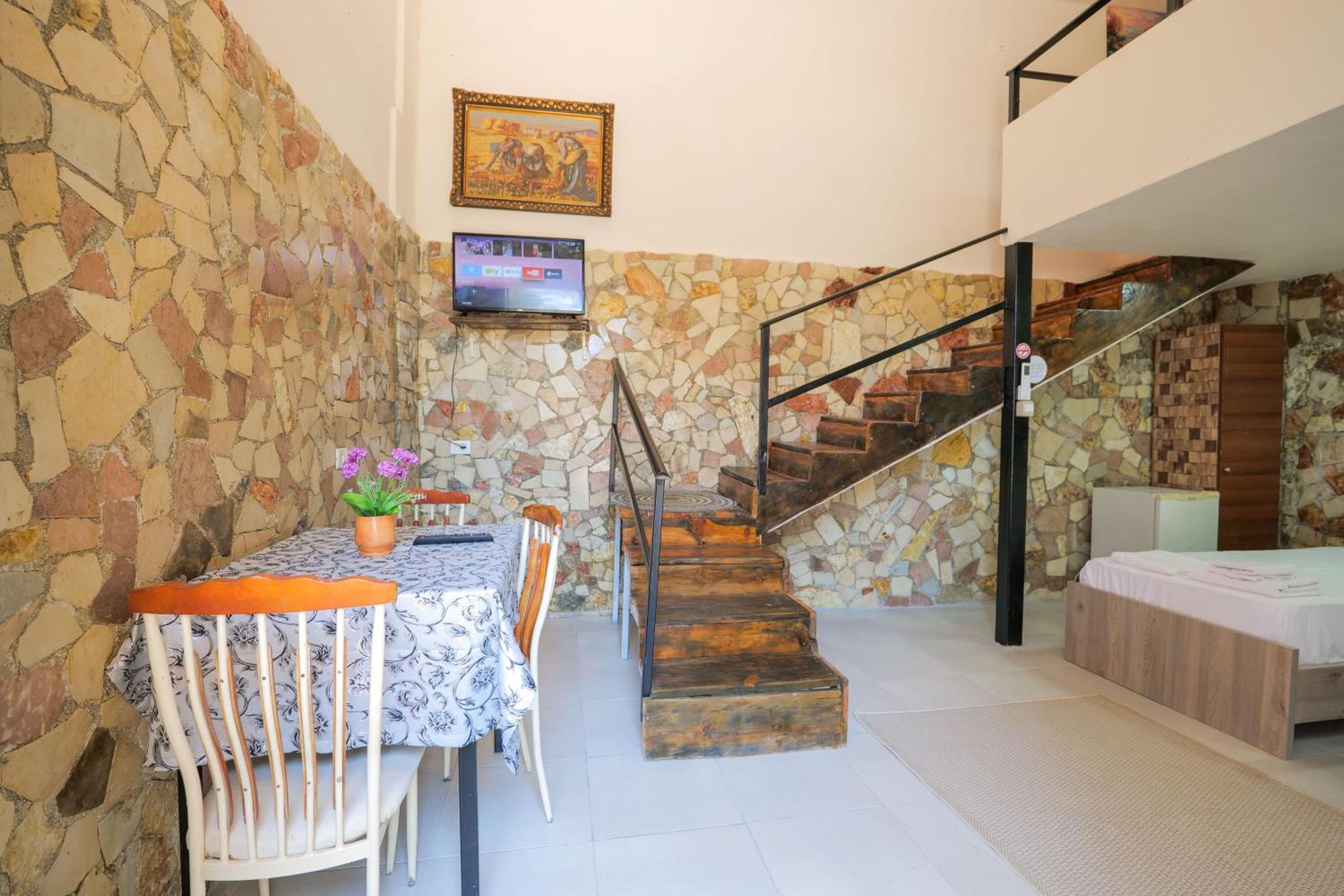 Garden Villa Lake Side&Glamping Ksamil Exteriör bild