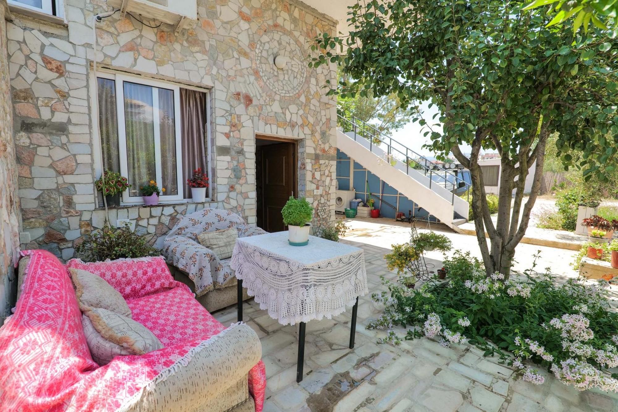 Garden Villa Lake Side&Glamping Ksamil Exteriör bild