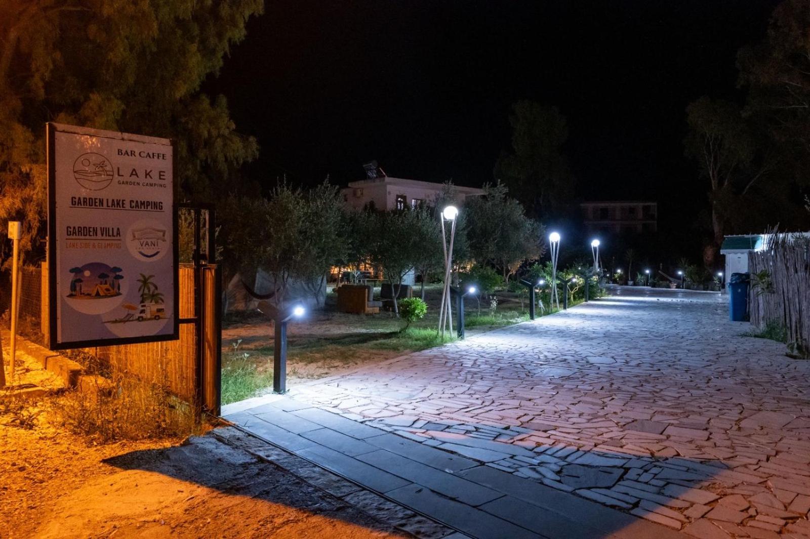 Garden Villa Lake Side&Glamping Ksamil Exteriör bild