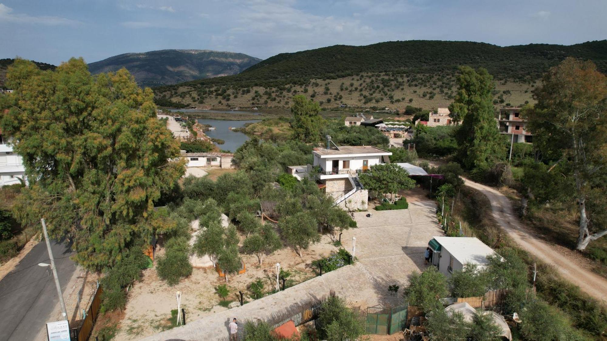 Garden Villa Lake Side&Glamping Ksamil Exteriör bild