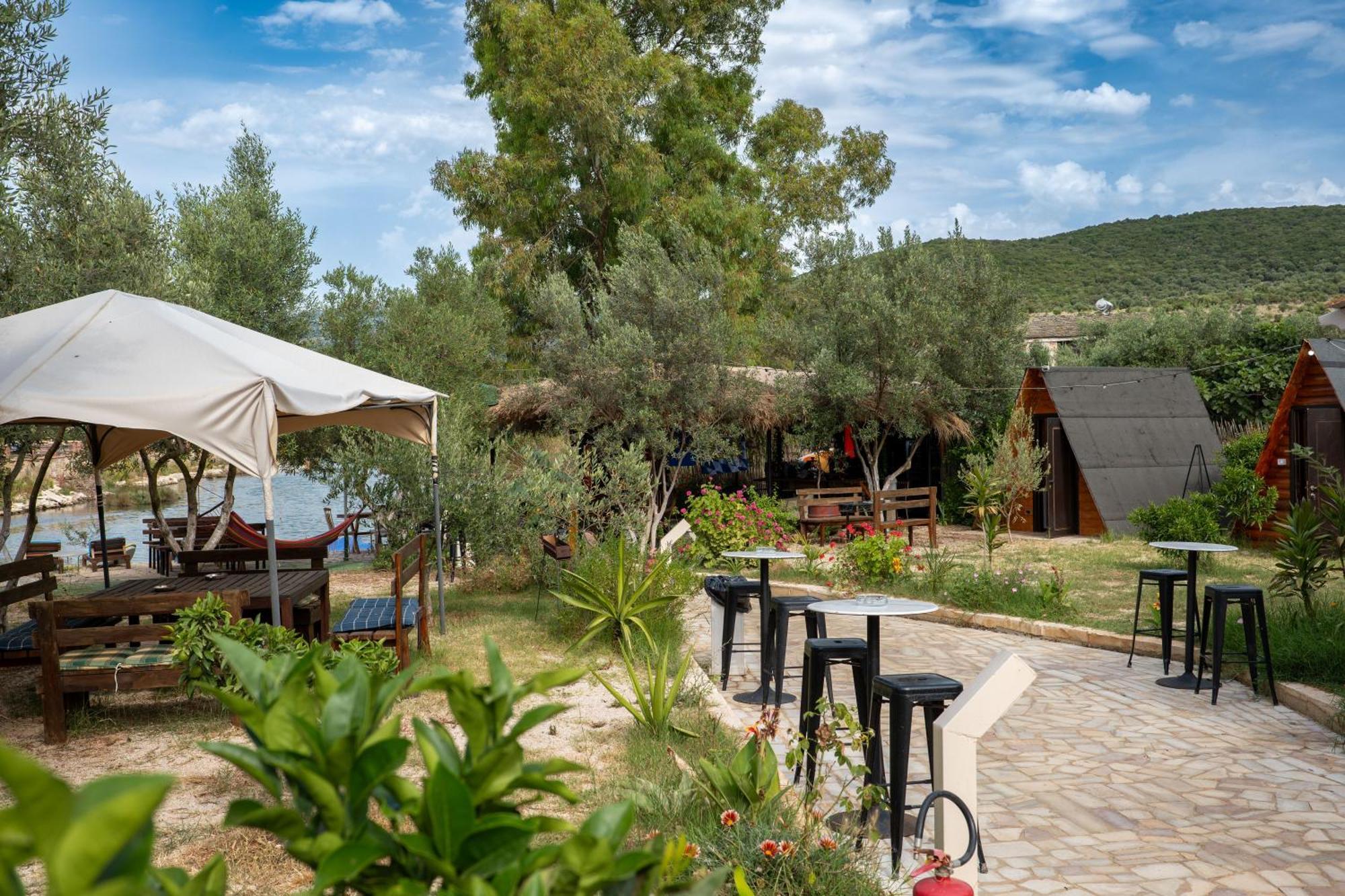 Garden Villa Lake Side&Glamping Ksamil Exteriör bild