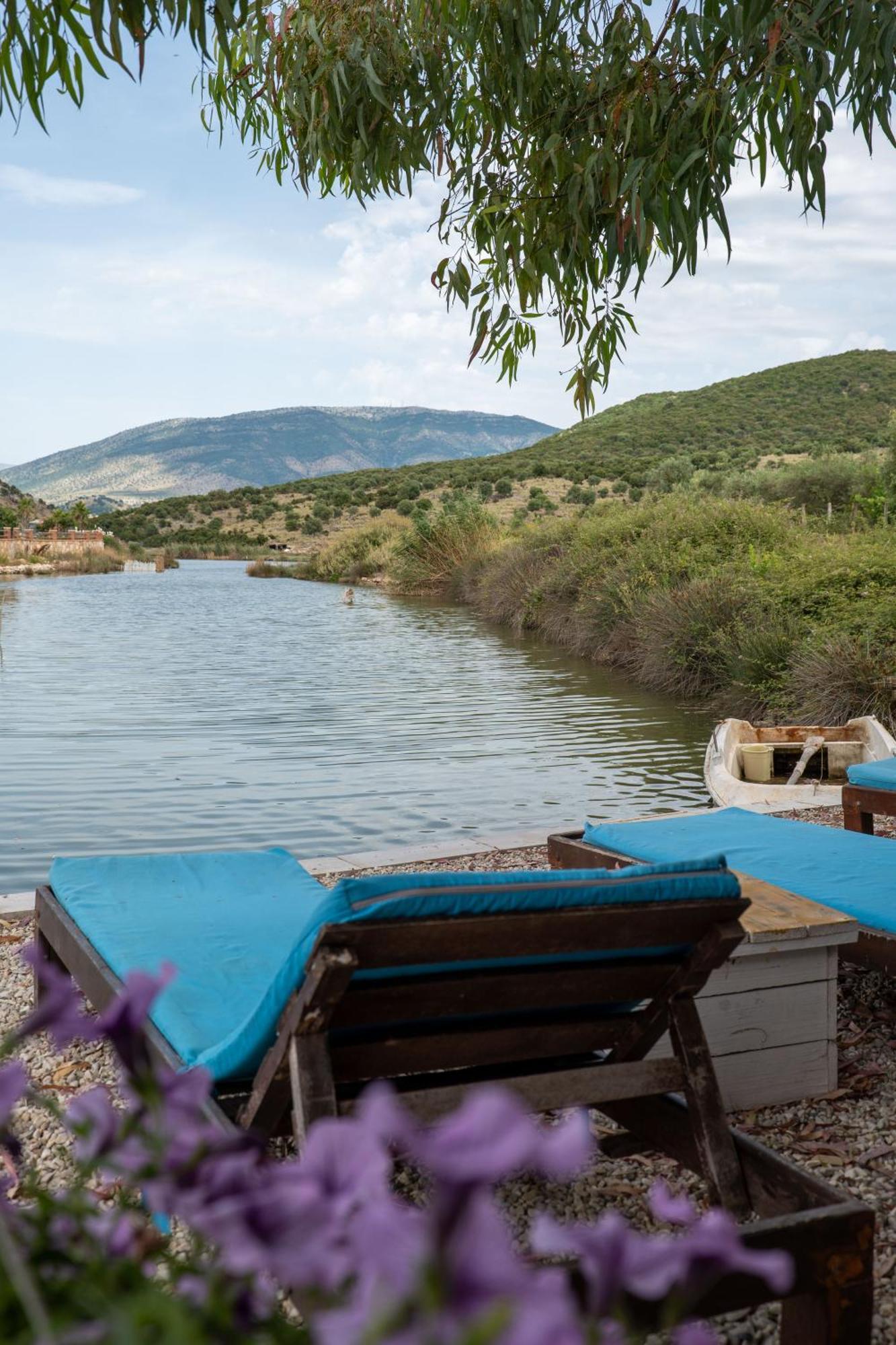 Garden Villa Lake Side&Glamping Ksamil Exteriör bild