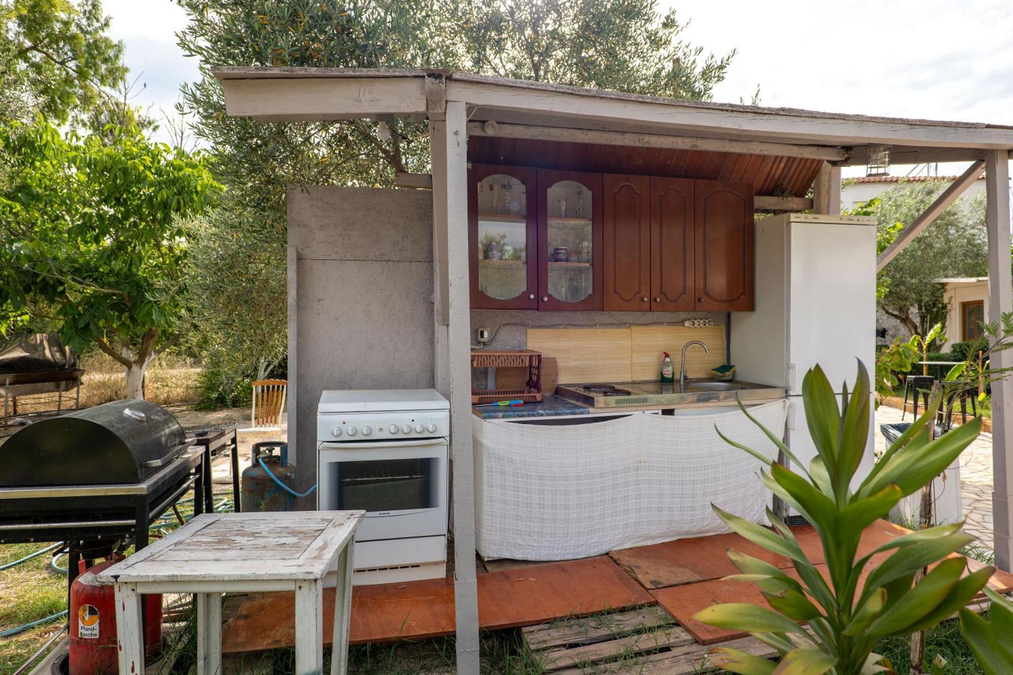 Garden Villa Lake Side&Glamping Ksamil Exteriör bild