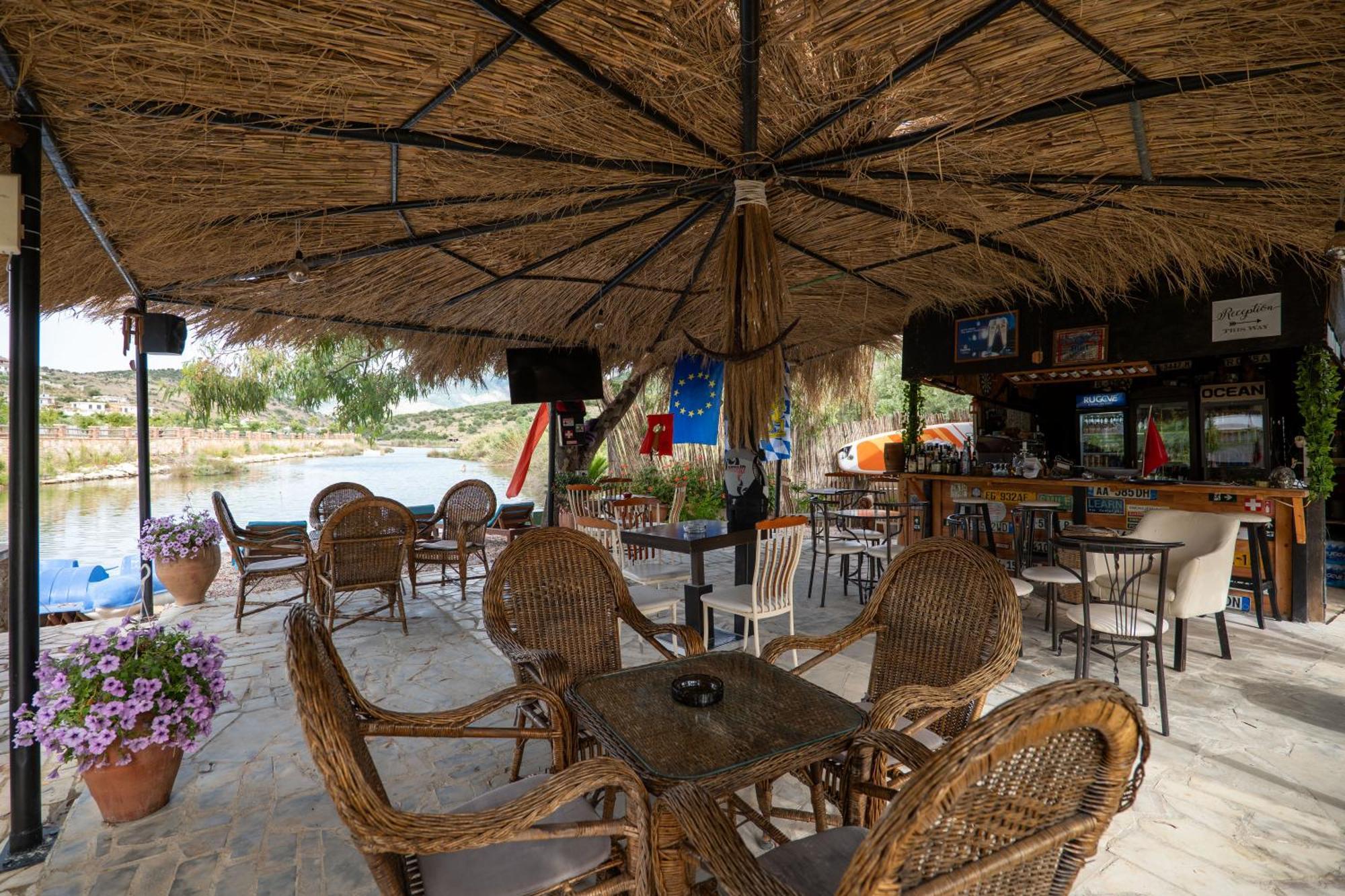 Garden Villa Lake Side&Glamping Ksamil Exteriör bild