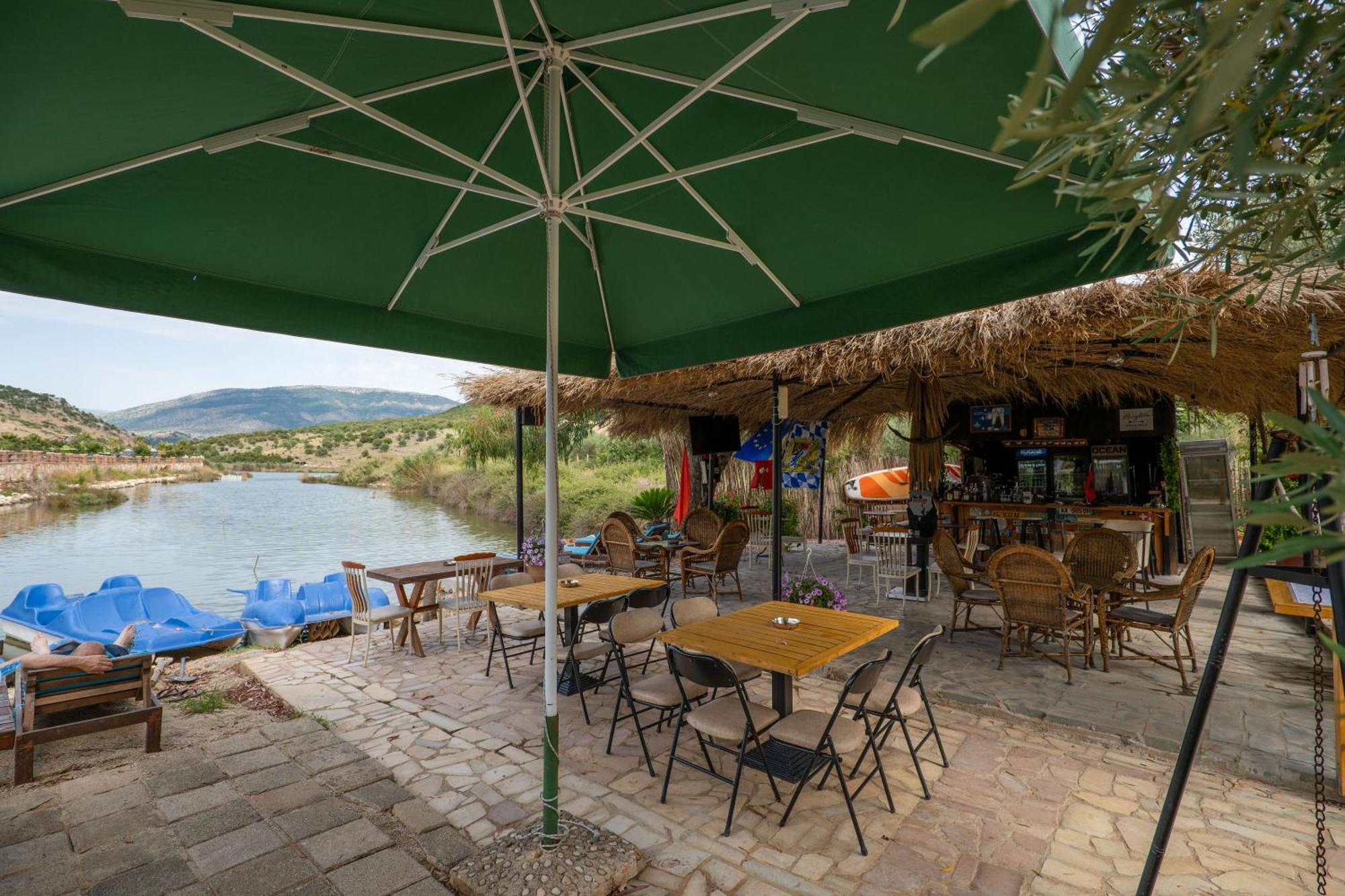 Garden Villa Lake Side&Glamping Ksamil Exteriör bild