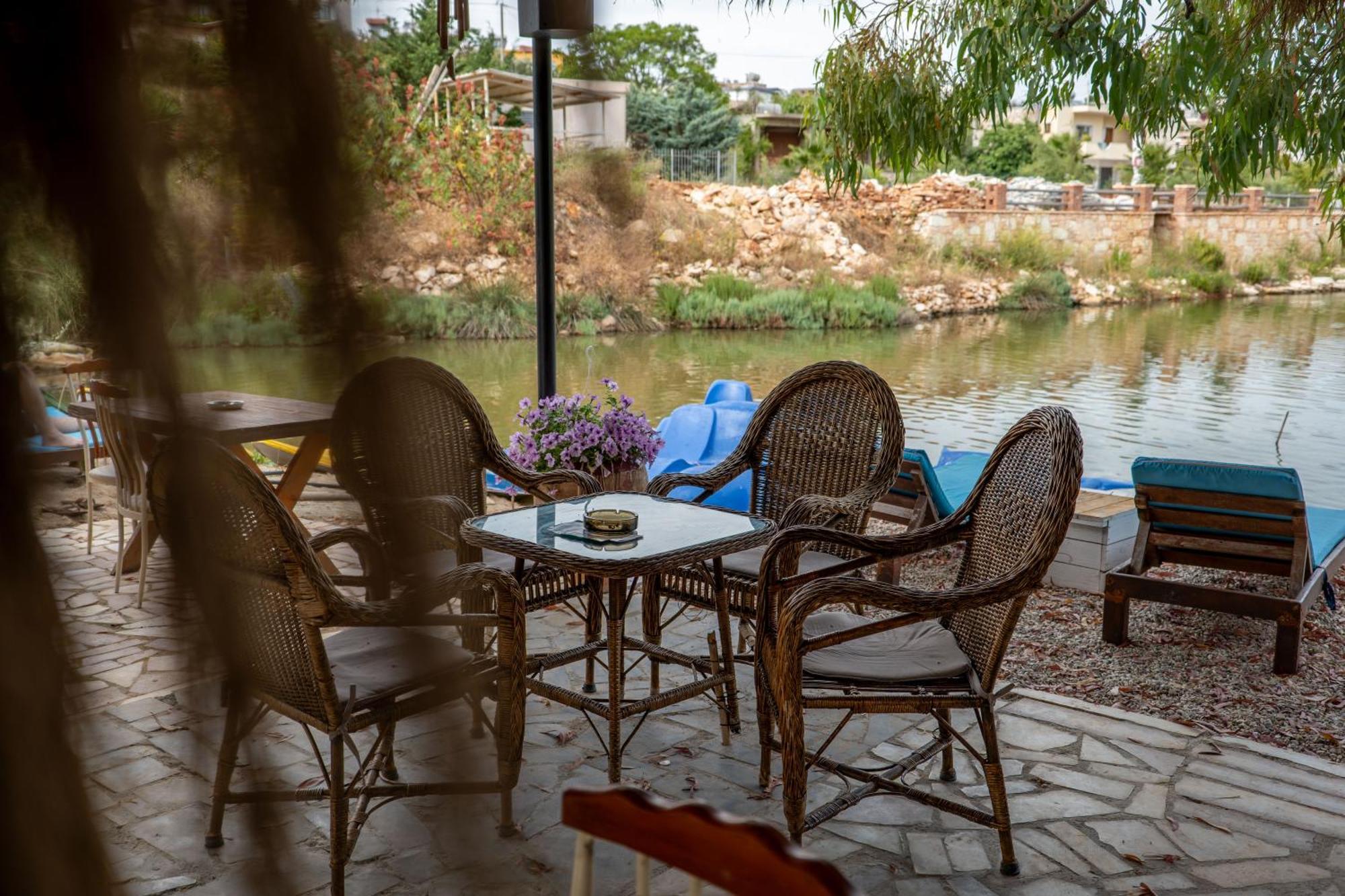Garden Villa Lake Side&Glamping Ksamil Exteriör bild