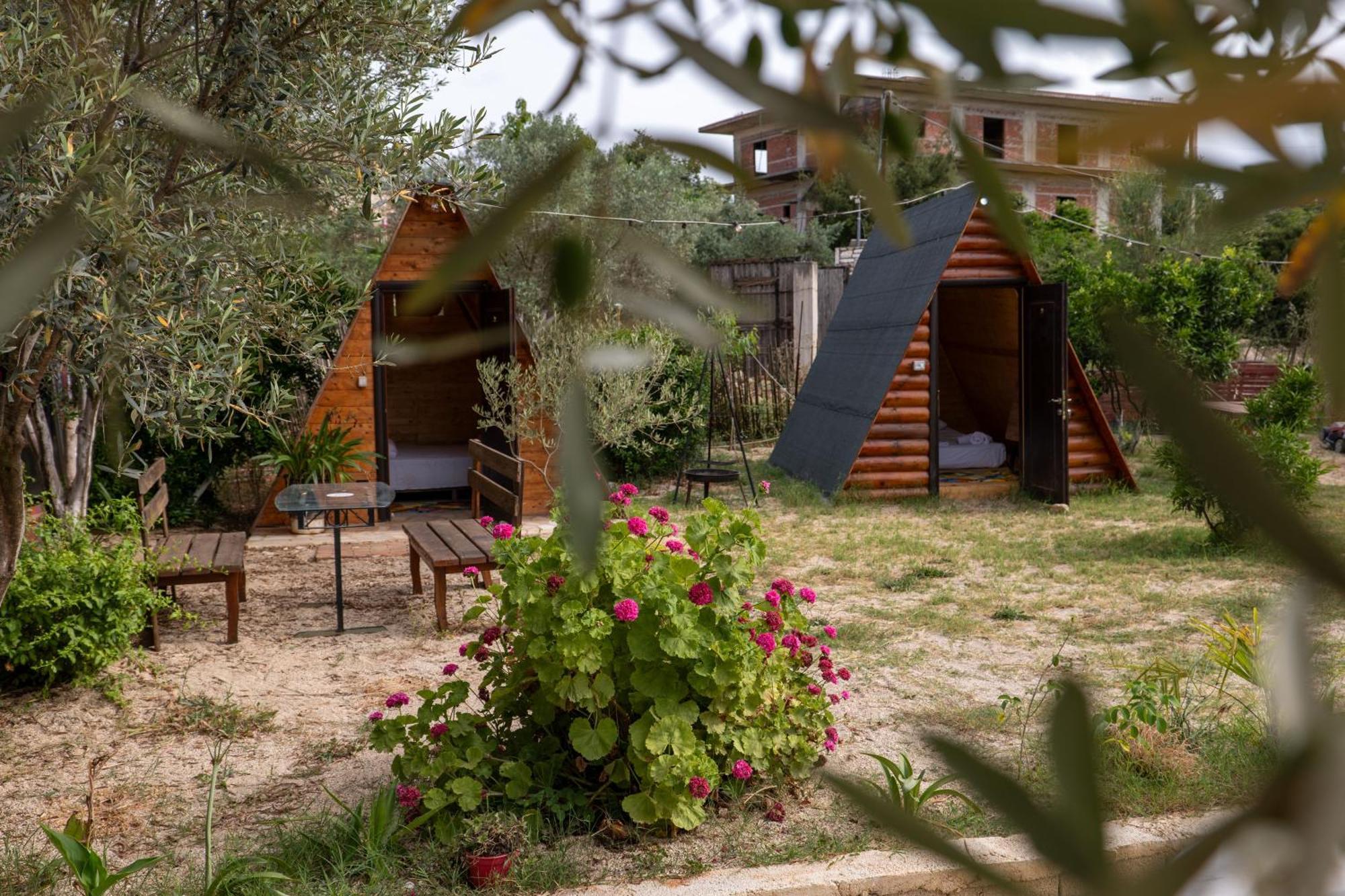 Garden Villa Lake Side&Glamping Ksamil Exteriör bild