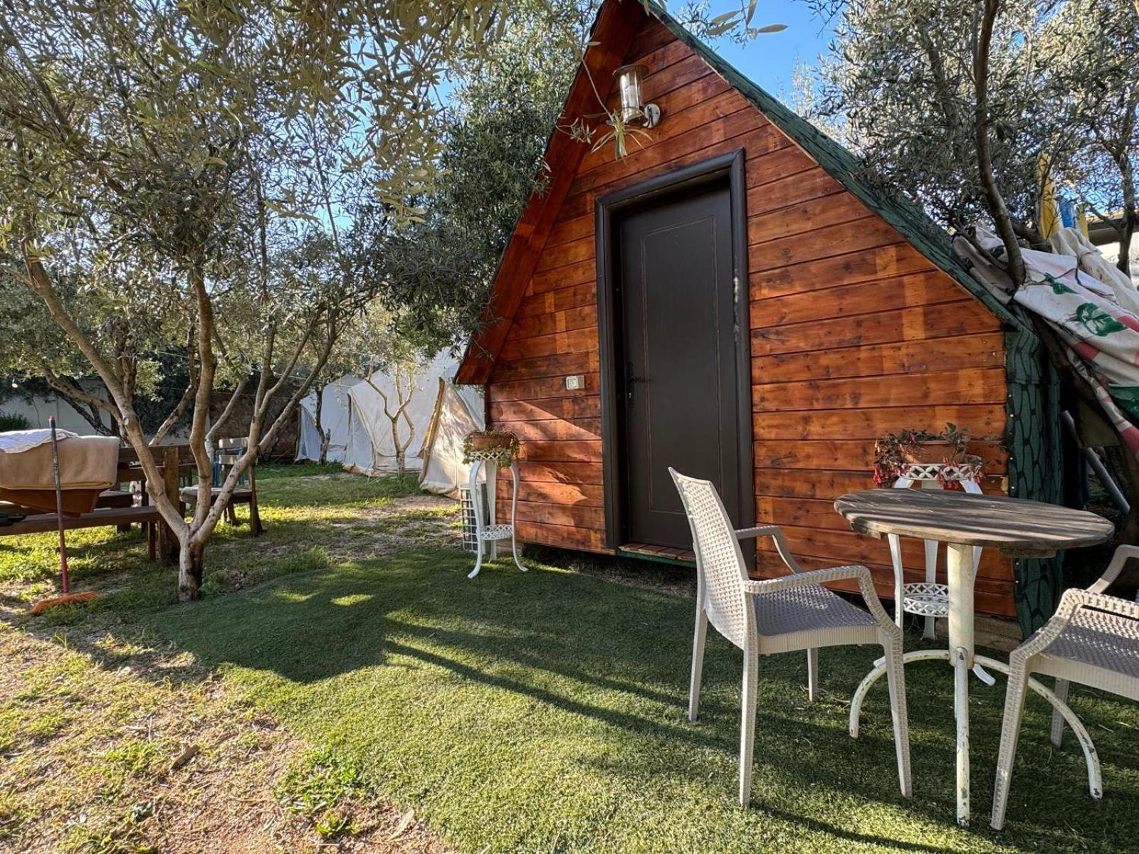 Garden Villa Lake Side&Glamping Ksamil Exteriör bild